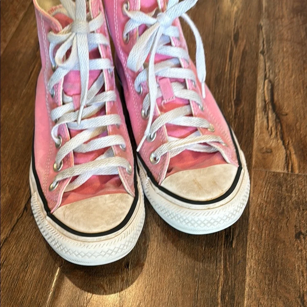 Converse Hi-Top All Star Chuck Taylor Pink Classic Sneakers W/6 M/4